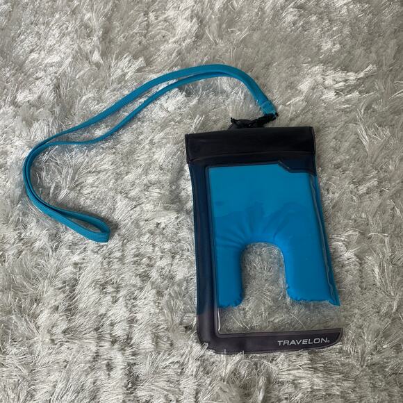 Travelon Waterproof Cell Phone Pouch Case w Neck Strap Beach Boating Floats - Picture 1 of 2